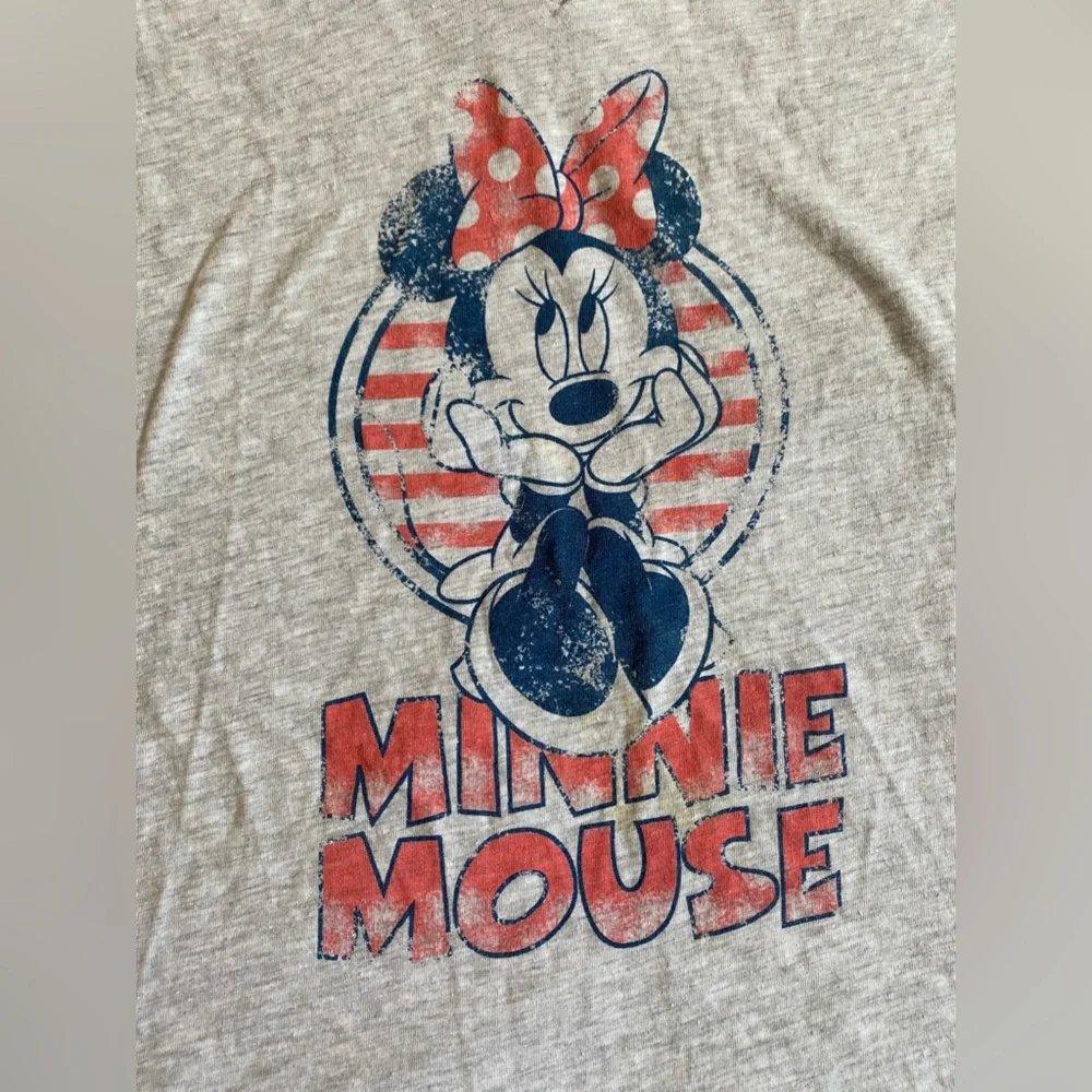 Minnie Mouse • graphic tshirt • size large - Picture 3 of 3